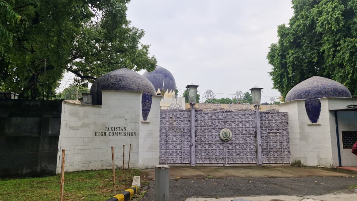 India dismantles security perimeter around Pak High Commission in tit-for-tat move amid US envoy's J-K remark